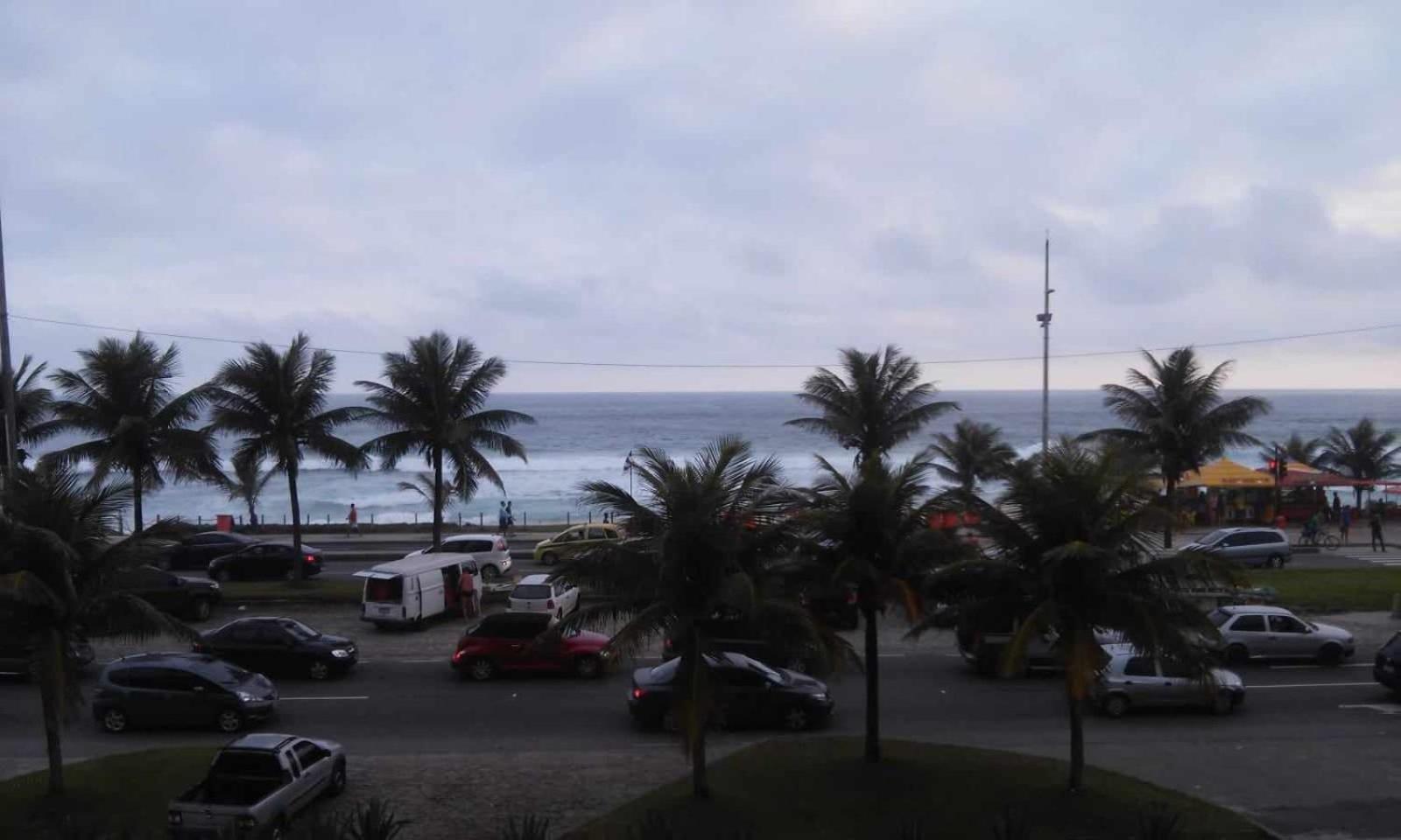 Apartamento Na Da Barra Da Tijuca ,posto 6 Aptº Inteiro Ate 4 Pessoas